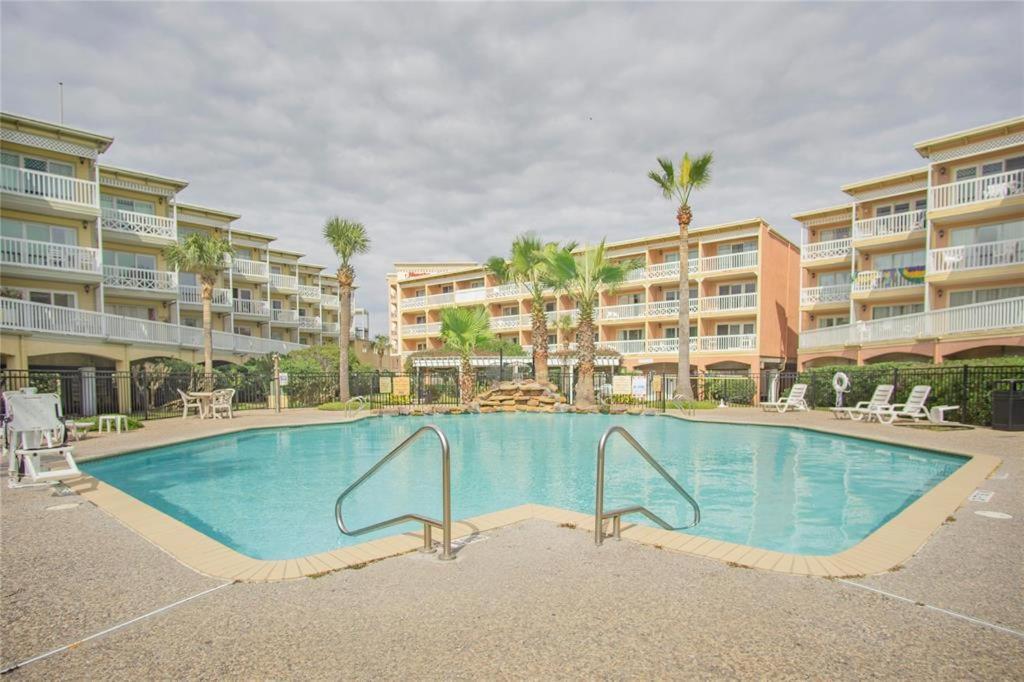 Beach Escape - Top Floor Ocean Views - Heated Pool - Seawall Blvd Galveston Dış mekan fotoğraf