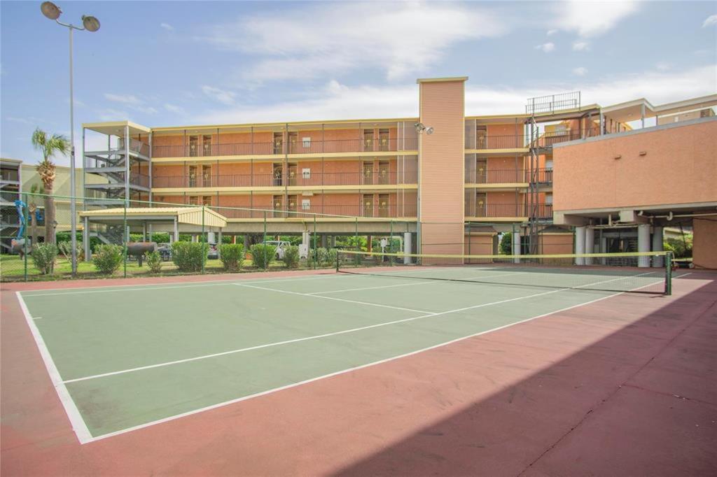 Beach Escape - Top Floor Ocean Views - Heated Pool - Seawall Blvd Galveston Dış mekan fotoğraf